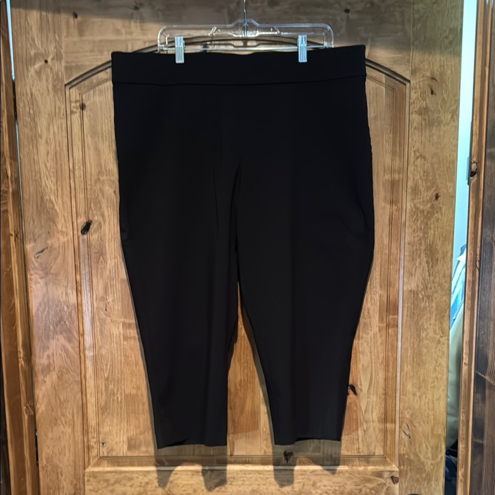 Black Cropped Pants - Size 18